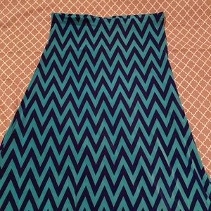 NWOT- Chevron Navy & Aqua skirt